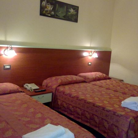 Hotel Dateo Milaan Kamer foto