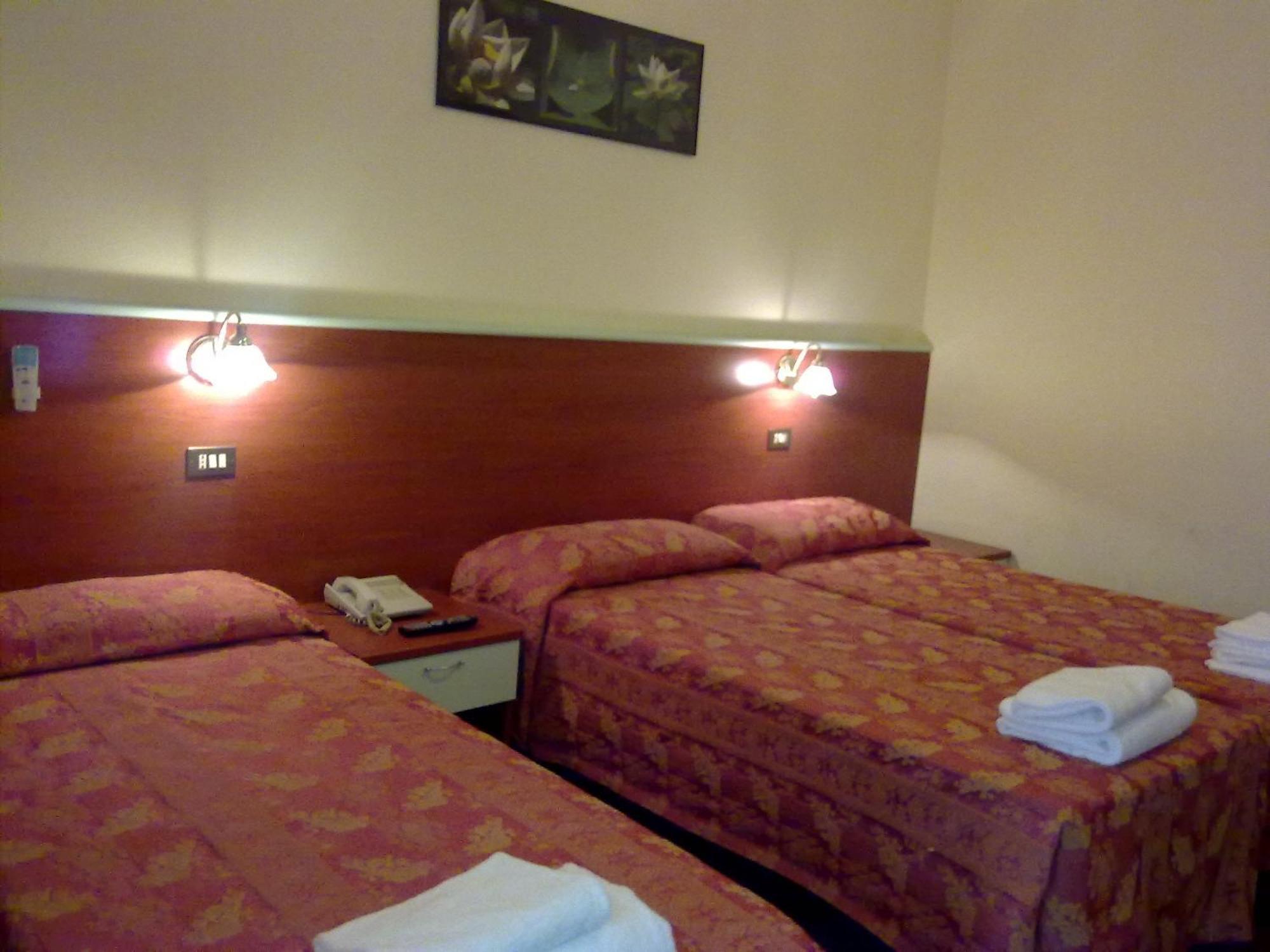 Hotel Dateo Milaan Kamer foto